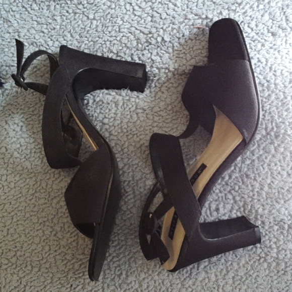 Hillard & Hanson Heeled Sandals - Picture 3 of 5